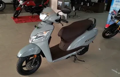 Explore Jaipur Your Way: Choose Between Activa and Bullet Rentals